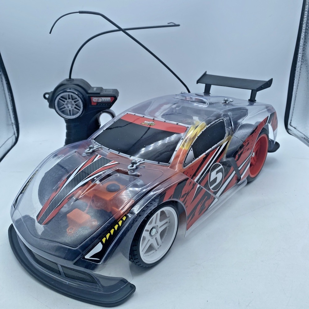 Maisto Tech R/C Electronics Remote Control Car #5 Model 81200 w/remote (Tested)